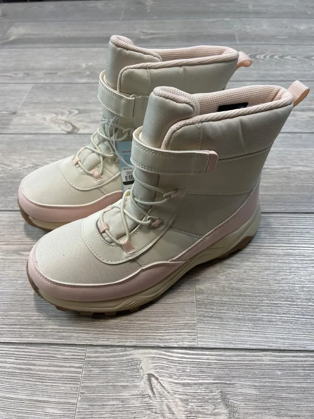Cat & Jack Kids' Noah Waterproof Hiker Snow Boots Cream 6 NWT